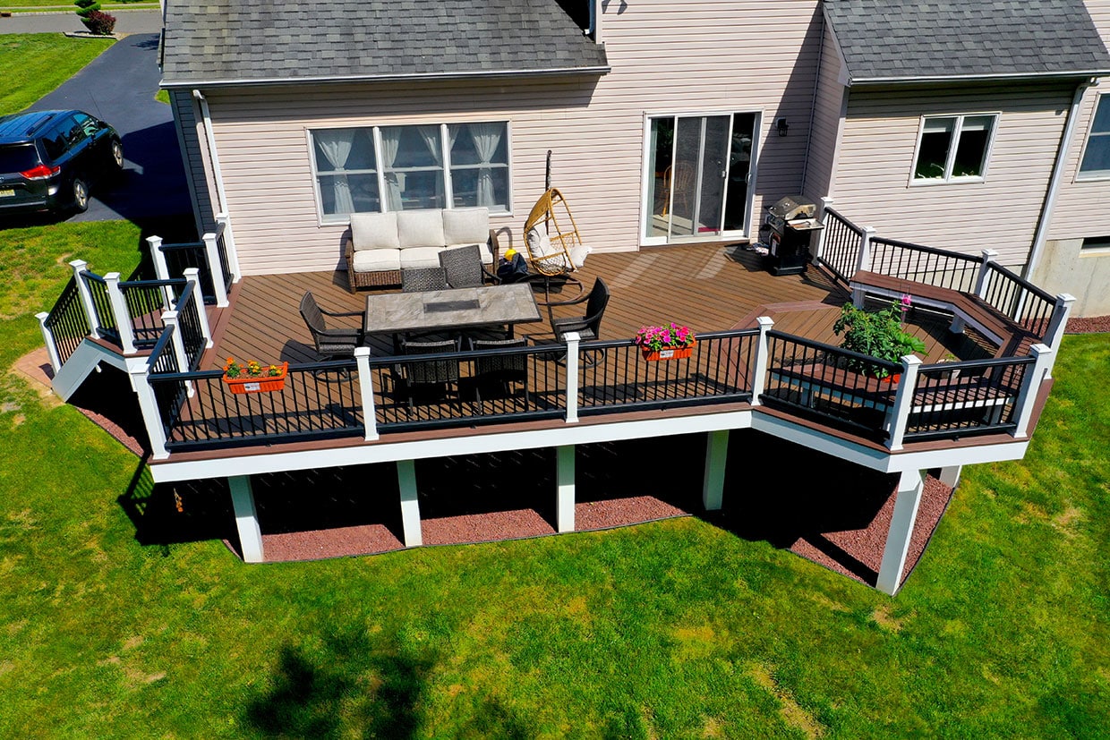 Deck With Octagon Lounge Area 1