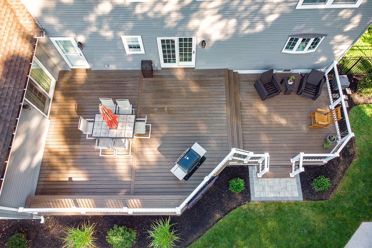 Multilevel Deck With Built-In Bench 7