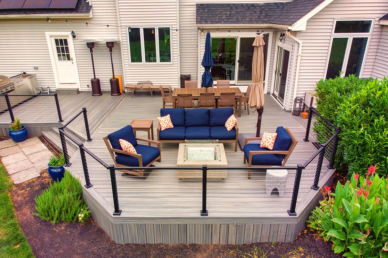 Why You Should Hire A Contractor To Build Your Deck 1