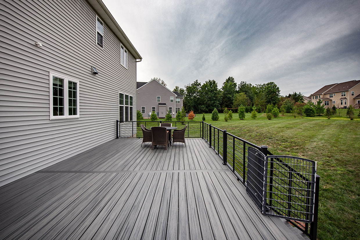 Modern Deck With Horizontal Railing In Springfield 5