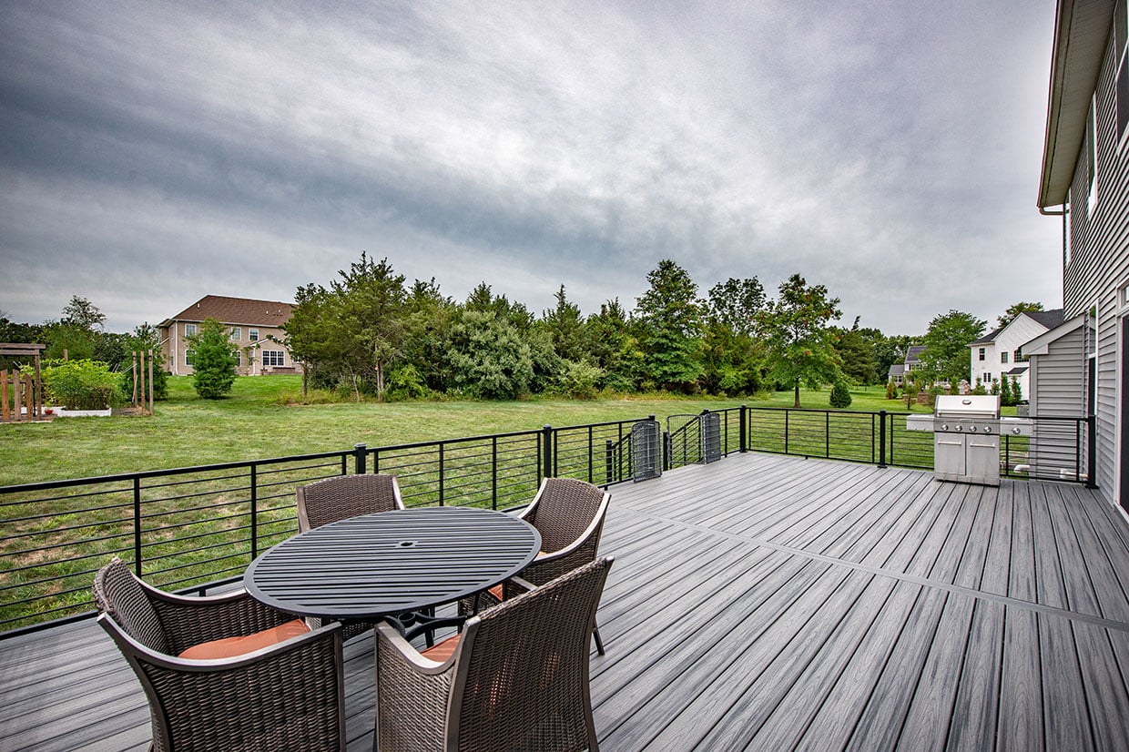 Modern Deck With Horizontal Railing In Springfield 9