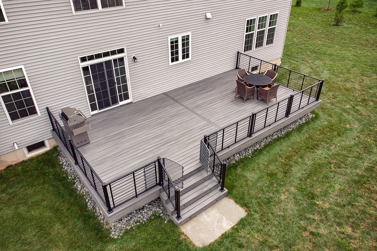 Modern Deck With Horizontal Railing In Springfield 11