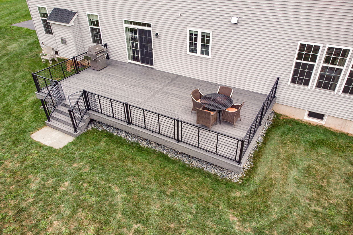 Modern Deck With Horizontal Railing In Springfield 13