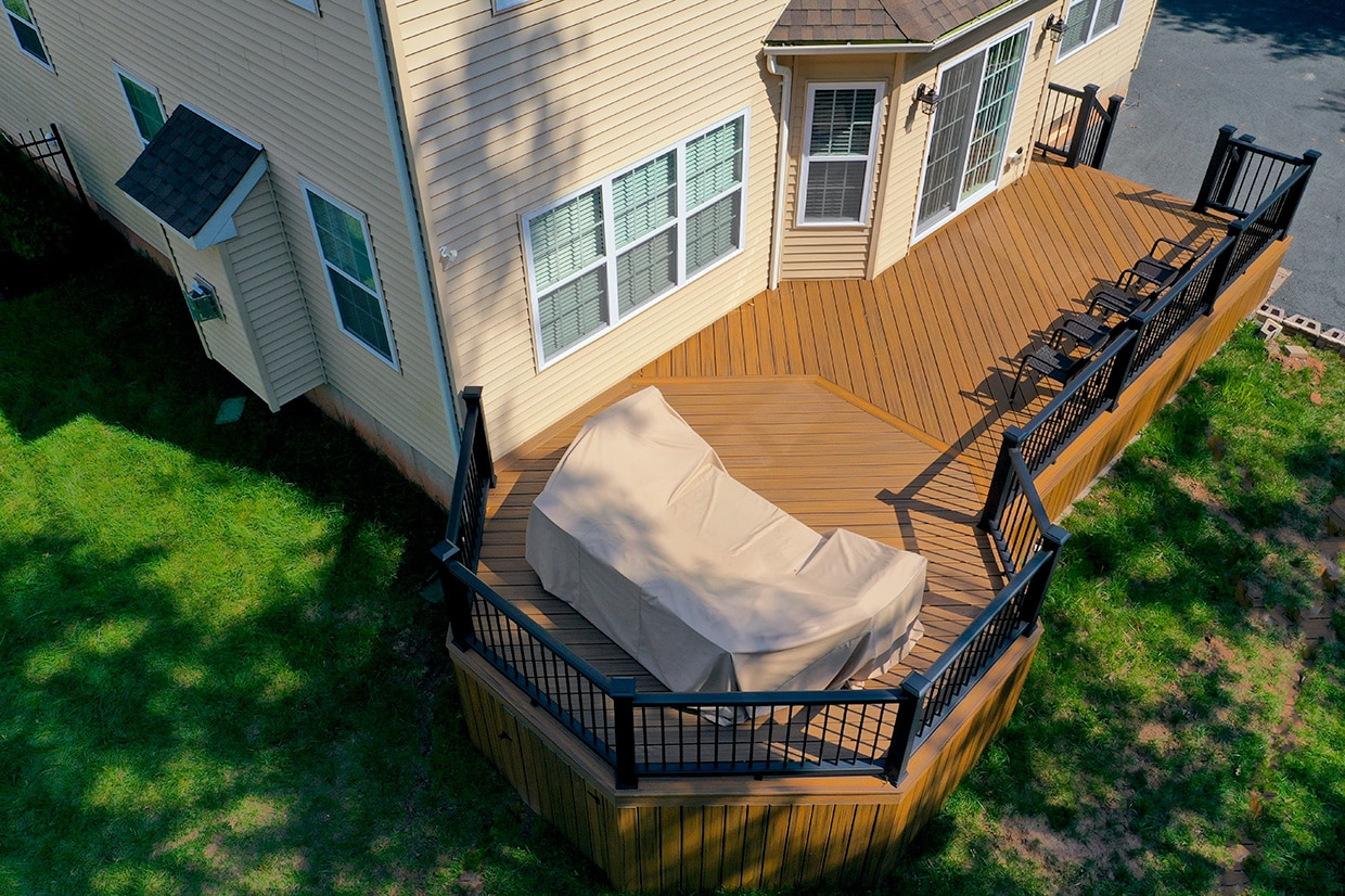 Deck With Octagonal Lounge 1