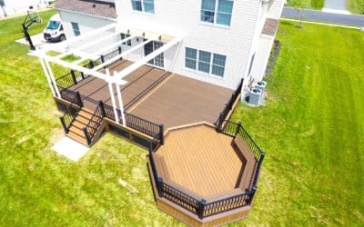 Composite deck with octagonal lounge area and alternating floor colors