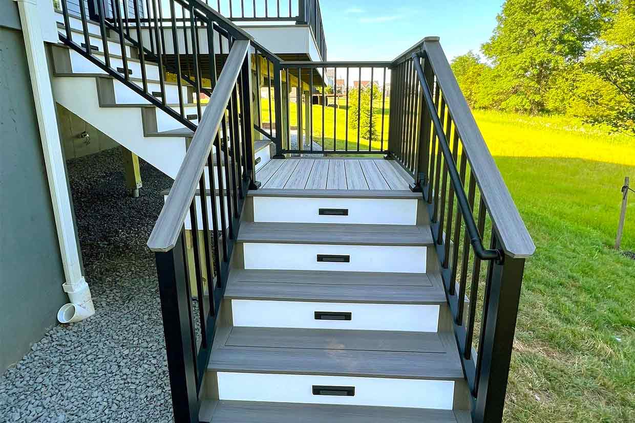 Composite Deck With 2 Sets Of Steps 1